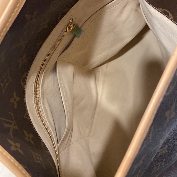 Louis Vuitton
Artsy Handbag Monogram Canvas MM - Picture 5 of 6